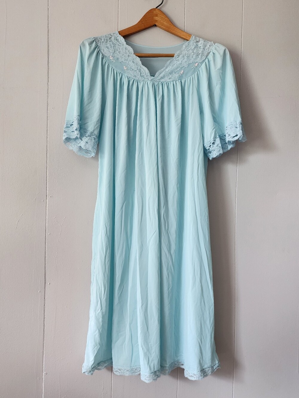 Vintage Shadowline Blue Lace Pleated Nightgown Medium 70s 80s